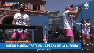 -Che, y vos cuándo te diste cuenta que con este gobierno iba a ser un desastre? -