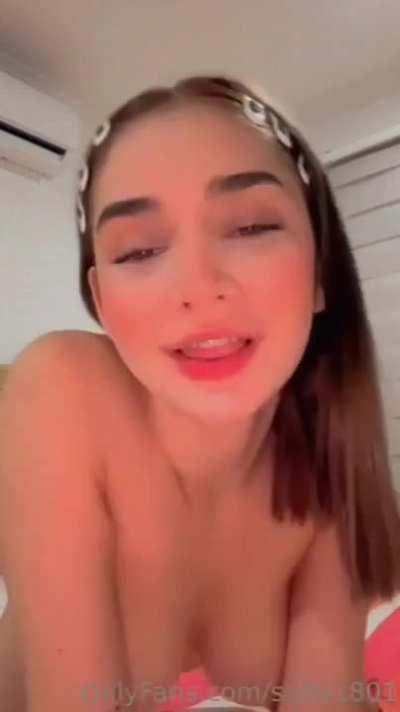 Re puta!!! Si no te calienta está Putota con esas palabras, hay algo malo en ti.