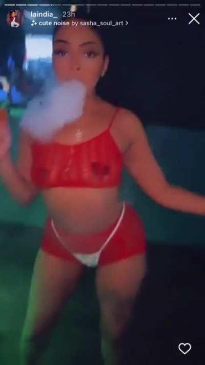 SkyMachiavelli laindia_ sky needs a consistent only fans cause she’s wild seductive 😩😭