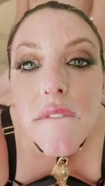 [kik: thr0atg0at2] [reddit] high and lubed up, any dom buds wanna come and fuck with me? 😈