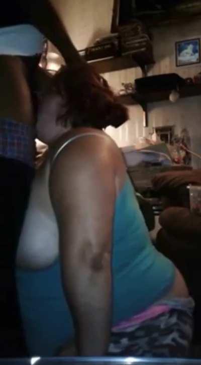 BBW struggling to deepthroat 