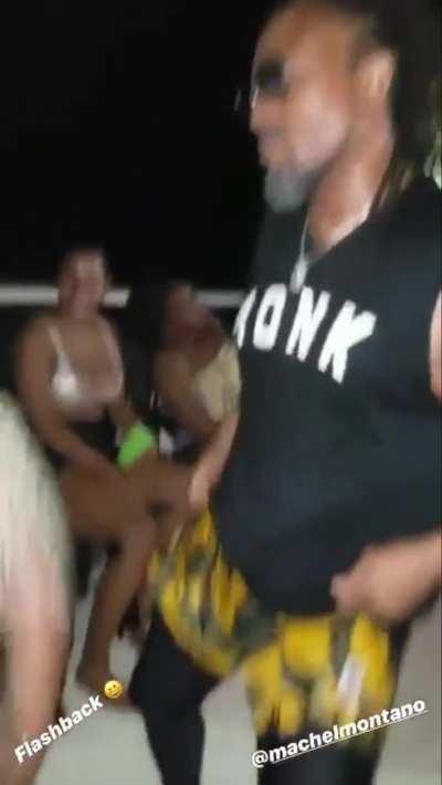 Ashanti throwing that ass🍑😍