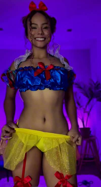 Snow White by Baby_butterfly3s