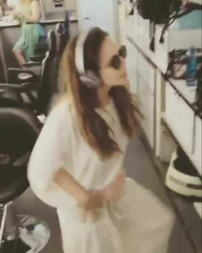 Pera... essa é a Feiticeira Escarlate?