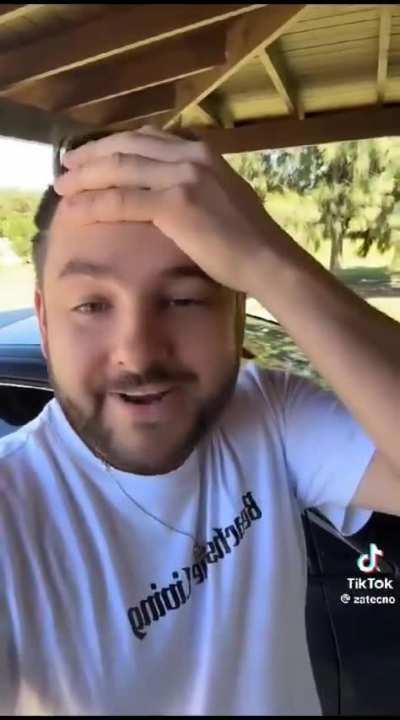 Un poco mas de humor: un pibe de 20 años pensó que la empresa le pagaba las vacaciones a Brasil.