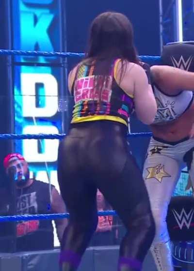 Nikki Cross Jiggle