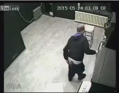 Такая любовь, аж посрать некогда.