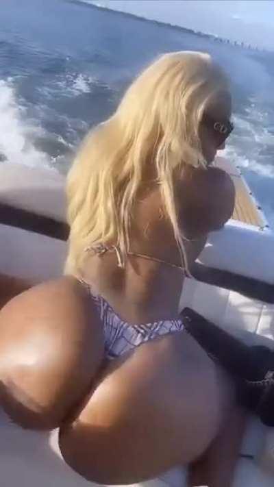 Thicky Minaj (@Thickyminaj_)