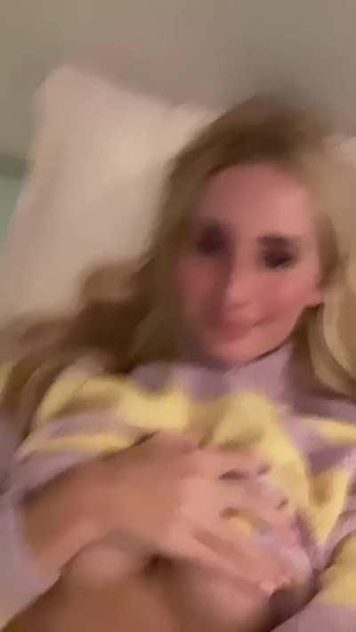 I give you two options: you can jizz on my tits or in me