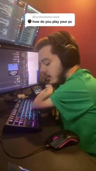 He seriously can type faster then me !