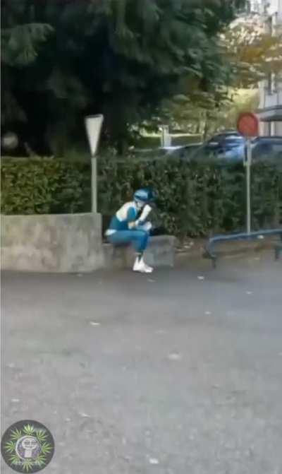 Meu Deus , o que aconteceu com o power ranger verde ? 