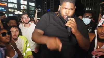 Sidetalk really outside with this……….CUOMO K 🤣