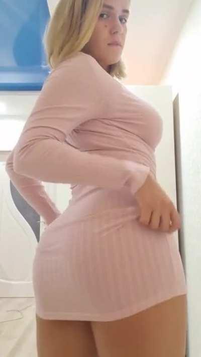 wait, don't tear the dress, I'll take it off myself =P