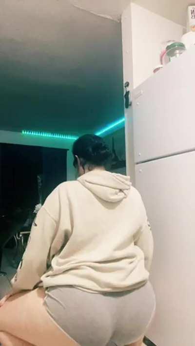 Shaking my slutty ass for you