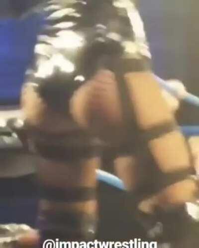 Scarlett Bordeaux impact live