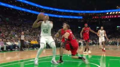 [Highlight] Tatum threads the needle between multiple defenders to Horford in the paint