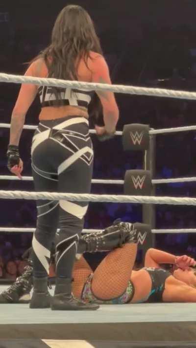 Sonya Deville