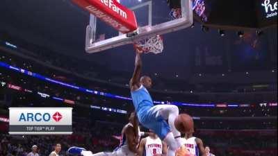 [Highlight] Ty Lue decides to put Isaiah Hartenstein and Serge Ibaka on the floor