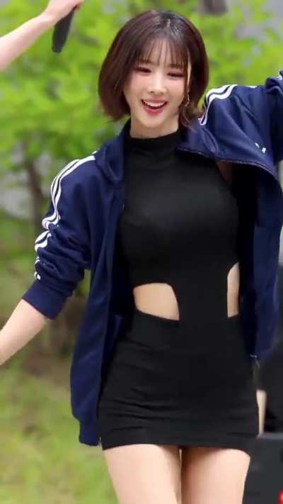 Yoohyeon's body is nothing short of perfection