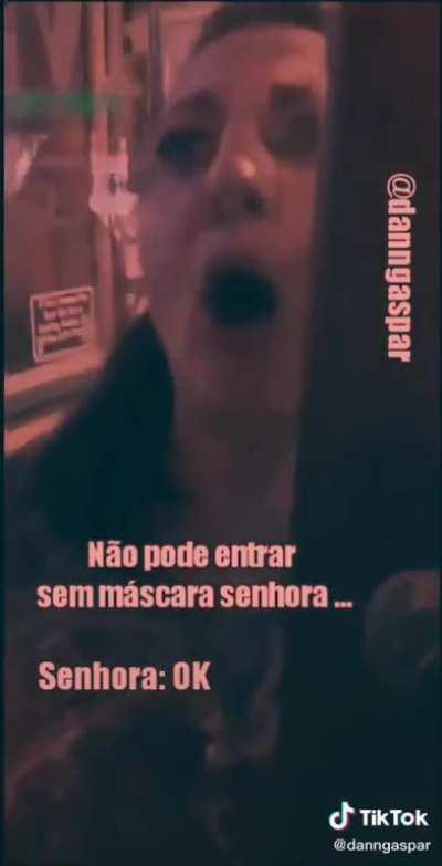 MiNHa prIMeirA VEz AqUi. NÃO FAÇA ISSO QUE ELA VEZ.