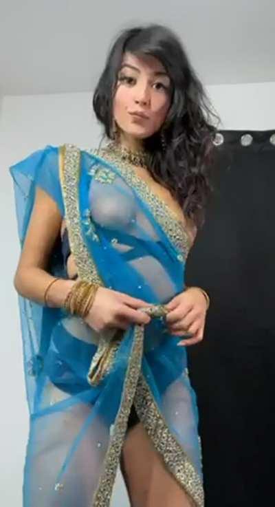 I love dancing with seethrough clothing 😈