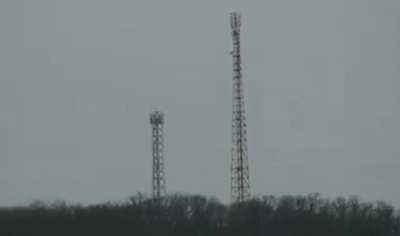 In Hrushivka / Grushevka Crimea someone set up a Ukrainian flag on a communication tower.