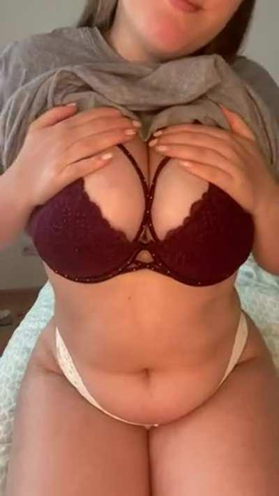 My ex said I was too big to ride his face, would you let a thick girl like me ride yours?