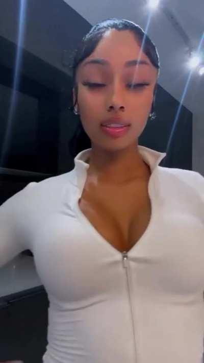 Rubi Rose 🌹 instagram post 🥰❤️👅