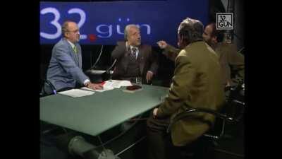 Sen Abdülhamid'i Savundun Ama Arkada Tunak Tunak Tun Çalıyor