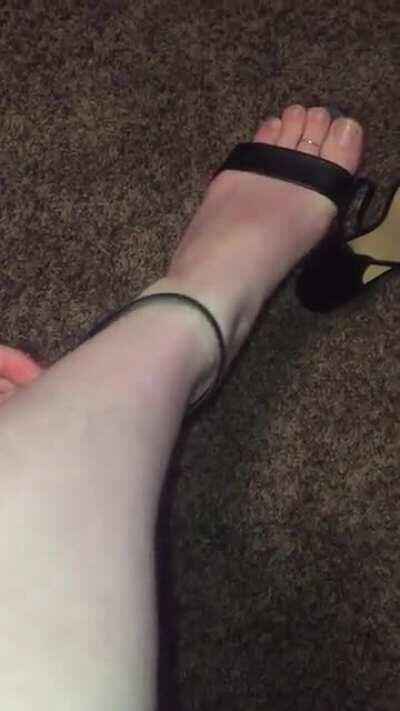 Heels are better off, don’t you agree? 😇