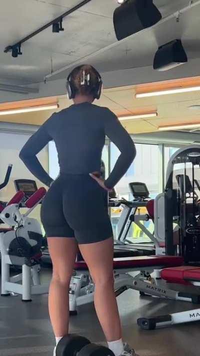 If you create your Dream Girl, she would look like Lexie