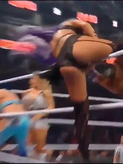 Zelina booty from this RAW 2/19/24