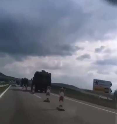 Сербская армия начала переброску к границе с Косово ЗРПК «Панцирь-С1»