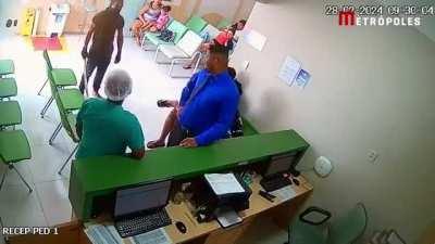 se le rio en la cara, le hizo parry y le doblo la espada ✋🗿🤚