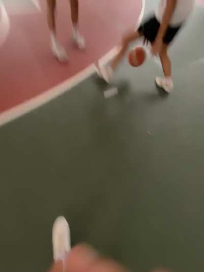 How tf do I fix this ugly ass dribbling posture