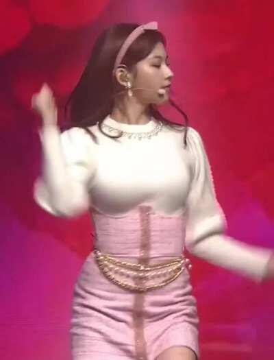 201128 - Minatozaki Sana