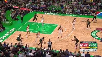 [Highlight] Al Horford’s hustle leads to a Timelord alley oop
