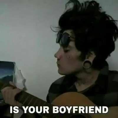 Todos piensan que twitch baneo a Timi pero la verdad es que el fingió eso para continuar su carrera como uno de los de big time rush. deaaaaah alta historia se armaba