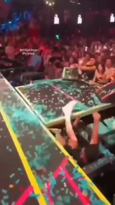 Badshah after seeing Emiway`s shots at him !!!