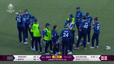 Lauren Bell - Cricket