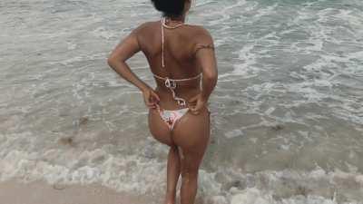 August Taylor beach body