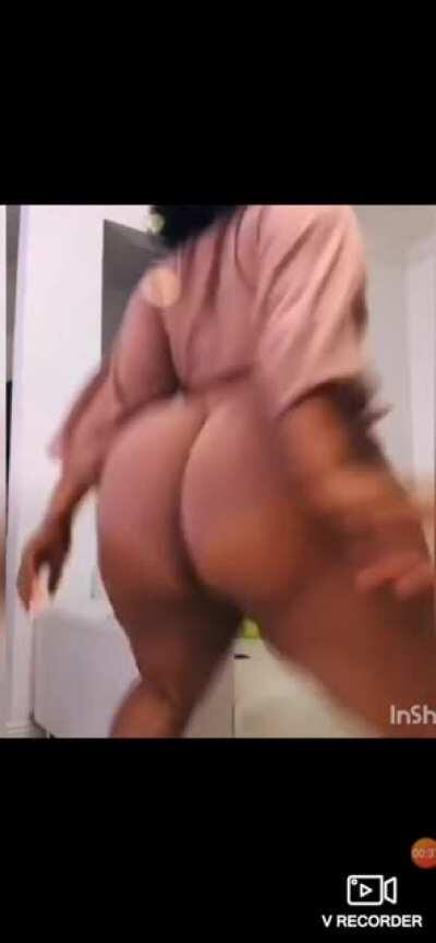 Bouncing That Fat Ass! 😍🤤🍆🍆🍆🥴💦💦💦
