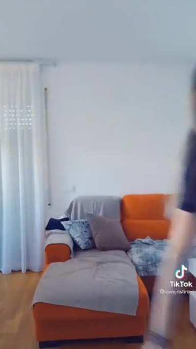 cristinini Bailando la canción de Cristinini-Life (Caminar)