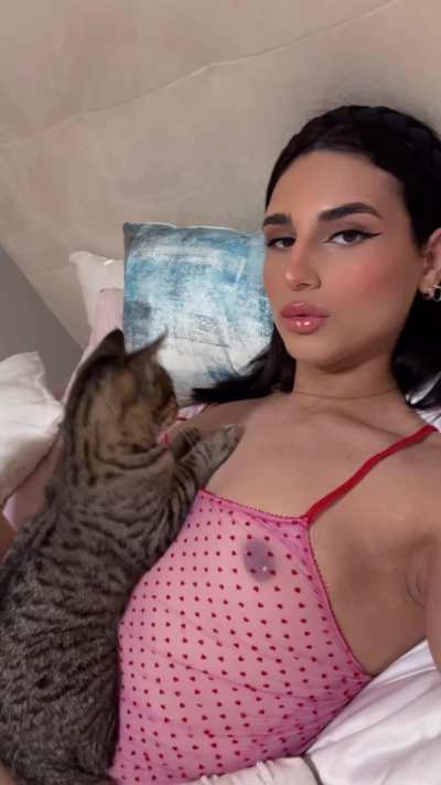 Any straight guys here that would wanna go out with me?