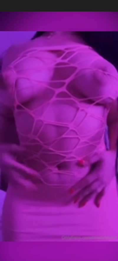 Madyblood tits 🍒🤫