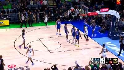 [Highlight] Anthony Edwards splits the defense and throws down the two handed poster, plus the foul!