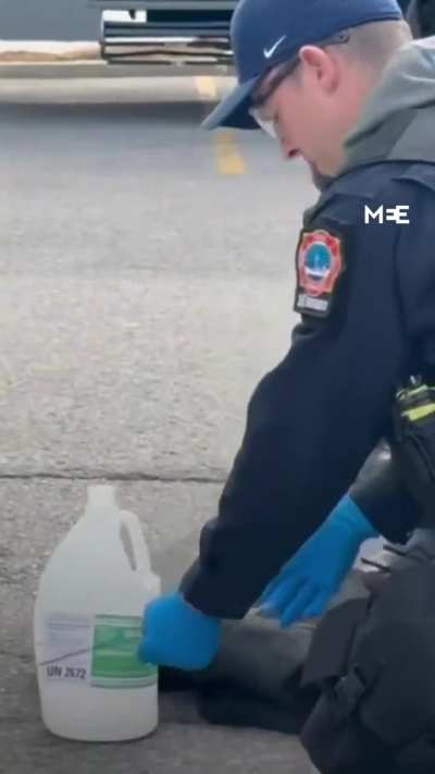 Pro-Israel lunatic, wearing JDL shirt, arrested in Toronto after threatening pro-Palestine protesters with a chemical substance. Fire crews confirmed it was lab-grade ammonium hydroxide. Police issued a statement saying a “female was arrested on scene for