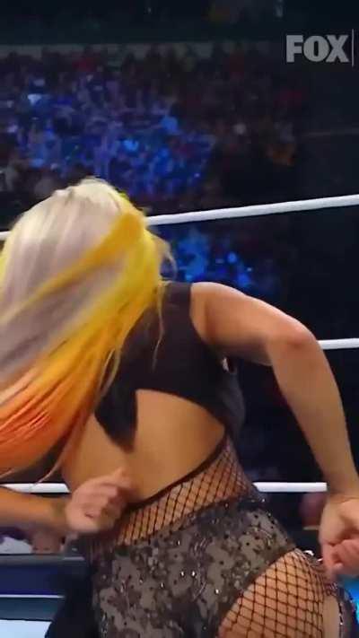 Zelina Vega in action.