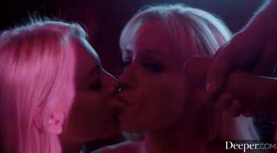 Kayden Cumswapping with Kenna Janes