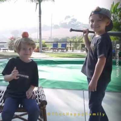 InNoCeNt cHiLd DeCeIvEd bY aNoThEr kId wHo maKEs hiS HeAd EXPLODE